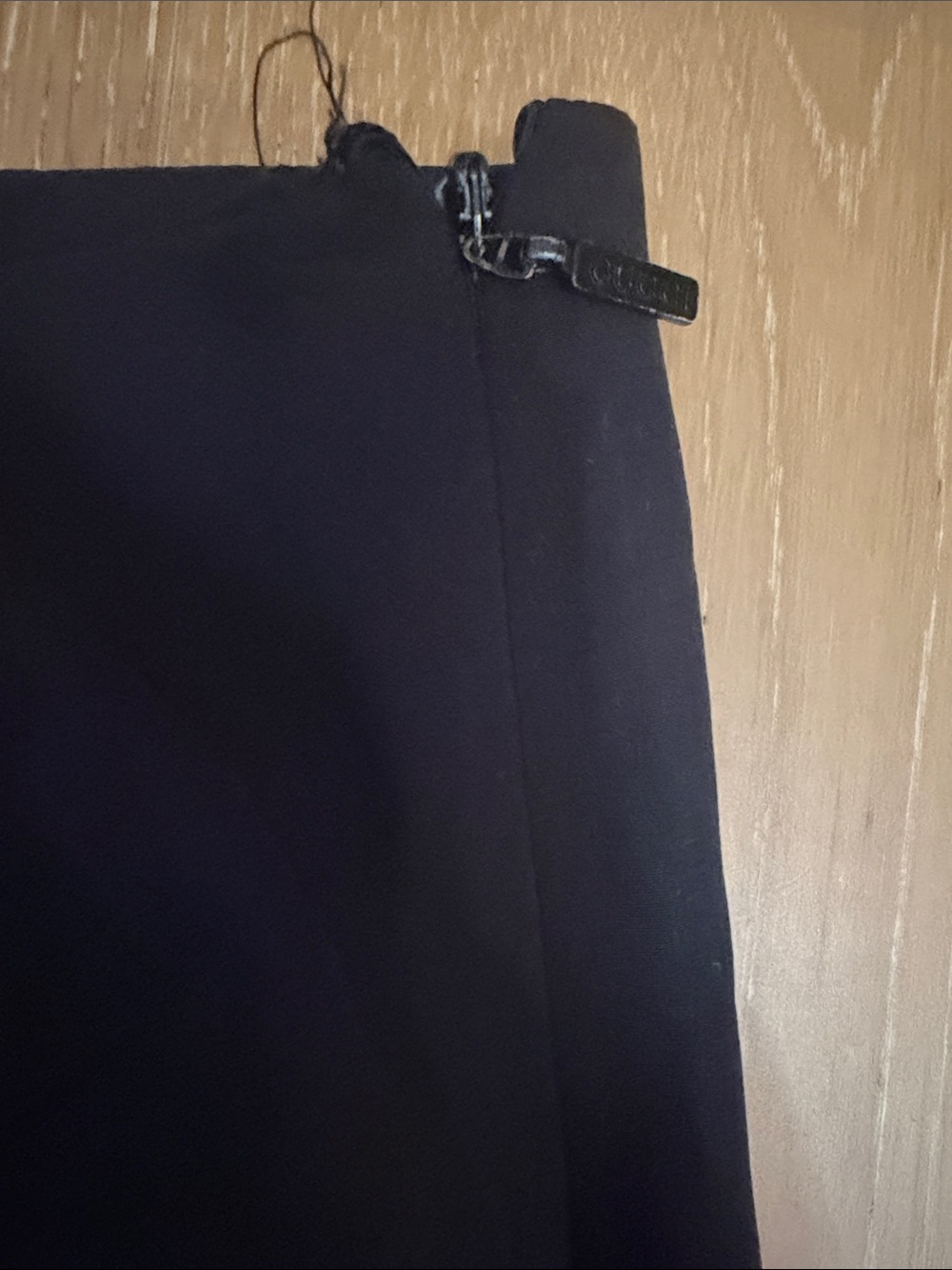 VintageGucci Black Pencil Skirt with Waist Tie Detail - Picture 5 of 7